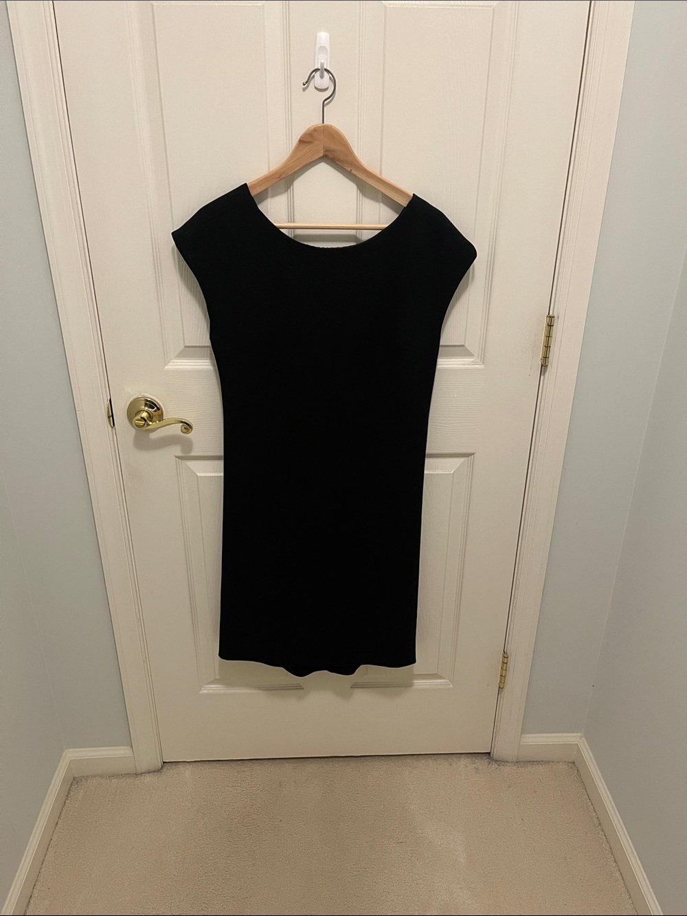 Halston Heritage Black Backless Cap-Sleeve Shift Dress
